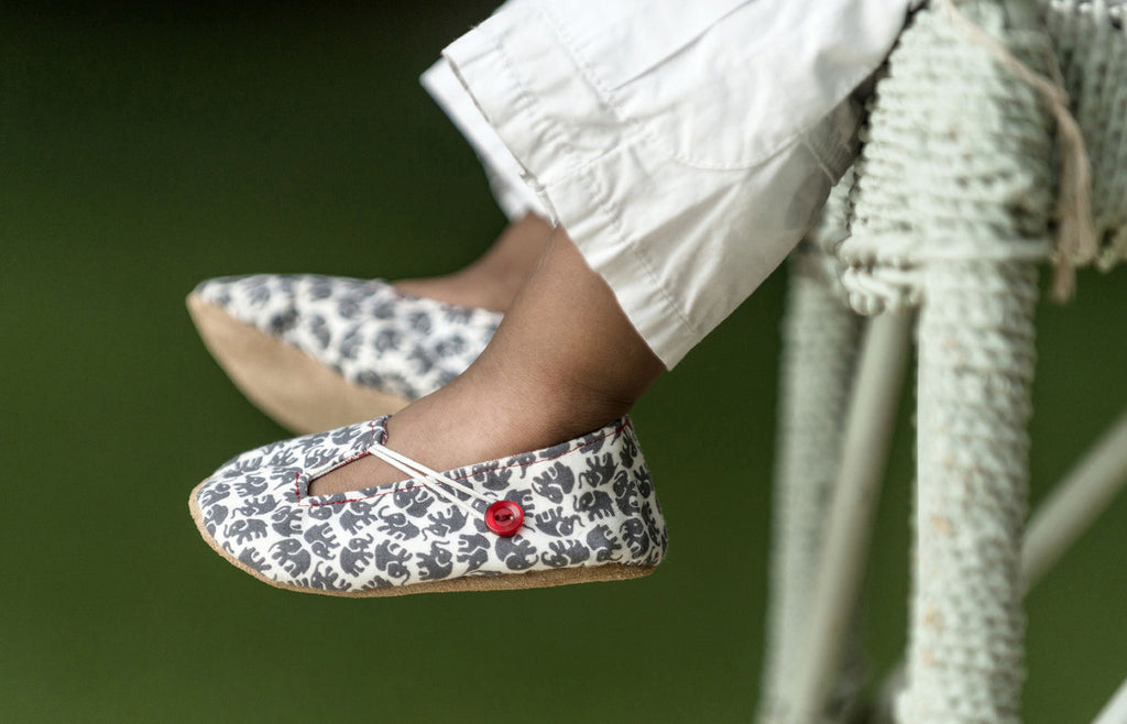 Keyhole / Unisex - Grey Elephants