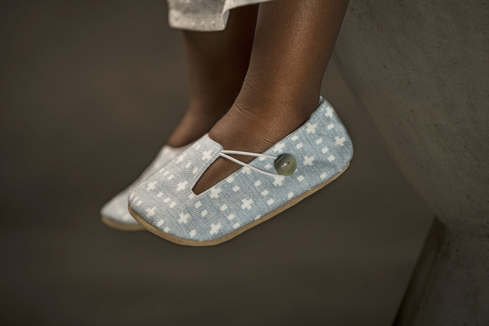 Keyhole / Unisex - Smokey Blue Cross