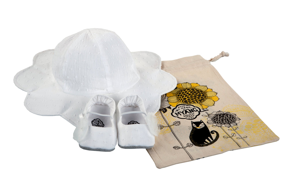 Sets / Girls - Hat White Petal and Pumps White Dot Shoes